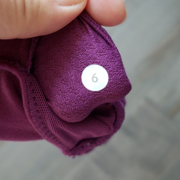 Lululemon tie halter workout tank - shelf bra - Picture 3 of 3